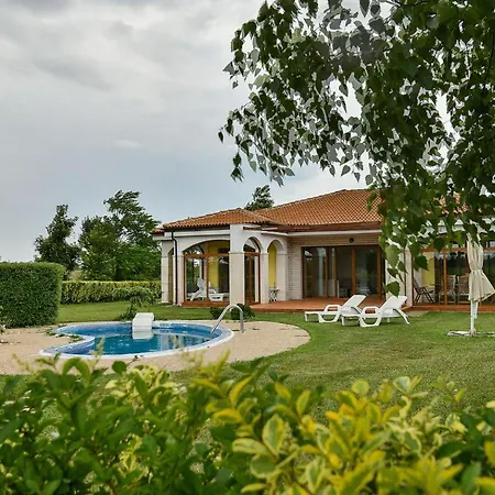 Lighthouse Golf Complex&villas Апартамент *