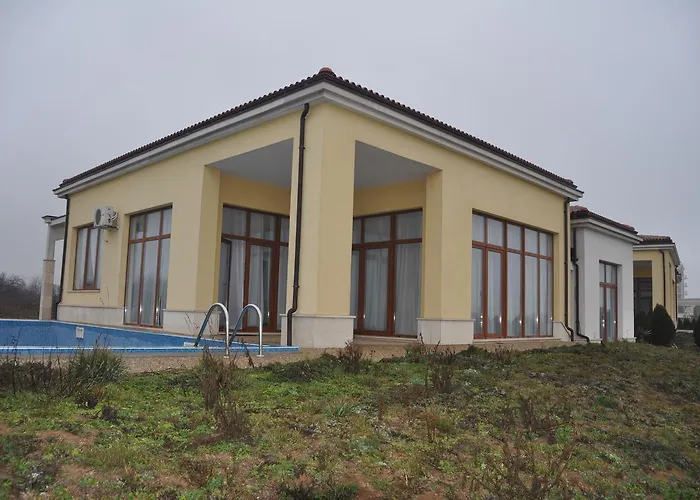 Lighthouse Golf Complex&villas *